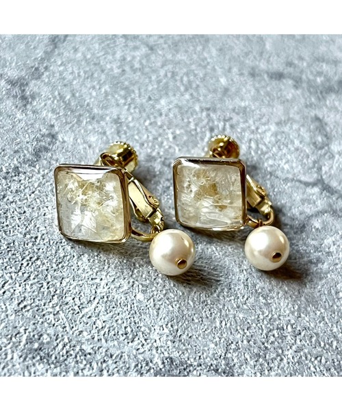 tone（トーン）の「【Willija】金属アレルギー対応《華澄》花びらのイヤリング(MA)（イヤリング・レディース・ピンク/オレンジ/ブルー/グリーン/ホワイト/ネイビー・FREE）」の2枚目の写真