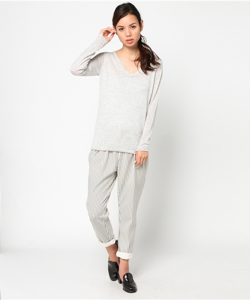 AZUL by moussy（アズールバイマウジー）の「E/A/N/WハイゲージメランジV/N長袖PO（ニット/セーター・レディース・トップグレー/ピンク/ブルー/ダークインディゴブルー/イエロー/オフホワイト・MEDIUM/LARGE/SMALL）」の10枚目の写真