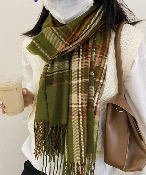 DAY CLOSET(デイ クローゼット)の「レディース 大判チェック柄フリンジストールマフラー(マフラー・レディース・レッド/ブラウン/ベージュ/ブラック/カーキ・ONE SIZE)」の1枚目の写真