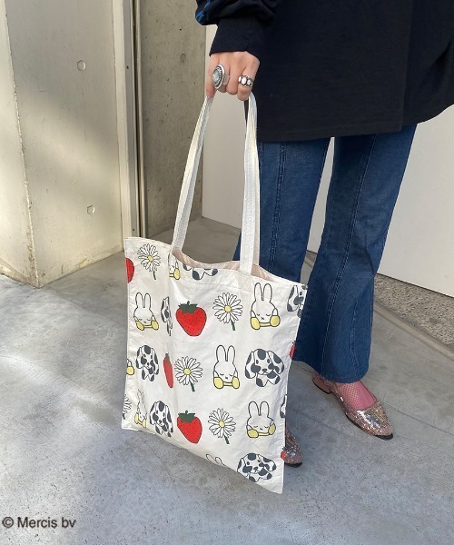 Casselini(キャセリーニ)の「【miffy×Casselini】Casselini(キャセリーニ)ミッフィープリントトート(トートバッグ・レディース・ホワイト/ブラック・FREE)」の1枚目の写真