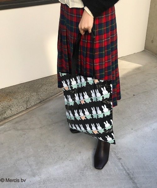 Casselini(キャセリーニ)の「【miffy×Casselini】Casselini(キャセリーニ)ミッフィープリントトート(トートバッグ・レディース・ホワイト/ブラック・FREE)」の9枚目の写真