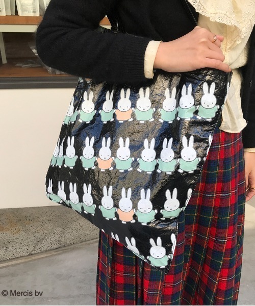 Casselini(キャセリーニ)の「【miffy×Casselini】Casselini(キャセリーニ)ミッフィープリントトート(トートバッグ・レディース・ホワイト/ブラック・FREE)」の8枚目の写真
