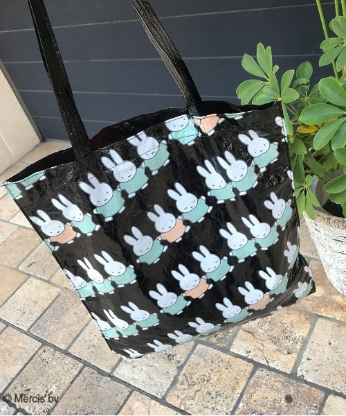 Casselini(キャセリーニ)の「【miffy×Casselini】Casselini(キャセリーニ)ミッフィープリントトート(トートバッグ・レディース・ホワイト/ブラック・FREE)」の7枚目の写真