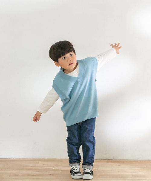 URBAN RESEARCH DOORS（アーバンリサーチドアーズ）の「『親子リンク』Vネックニットベスト(KIDS)（ニット/セーター・キッズ・ベージュ系その他/ブルー系その他・120/105/135）」の8枚目の写真