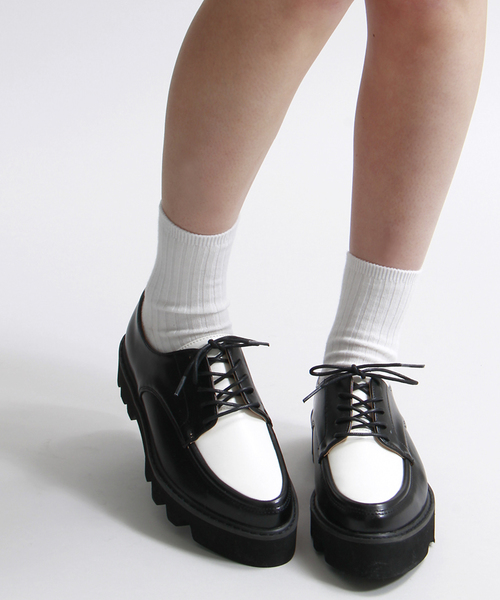 WEGO（ウィゴー）の「WEGO/タンクソールシューズ（ドレスシューズ・レディース・ブラック/ブラック系その他/シルバー・LARGE/MEDIUM）」の2枚目の写真