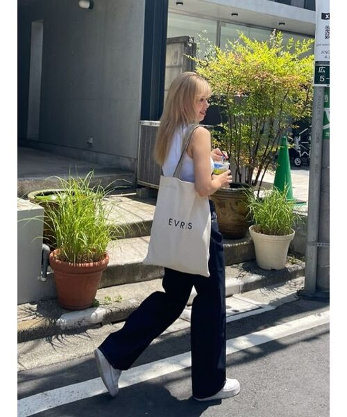 EVRIS(エヴリス)の「キャンバストートBAG(トートバッグ・レディース・ブラック/ベージュ・FREE)」の4枚目の写真