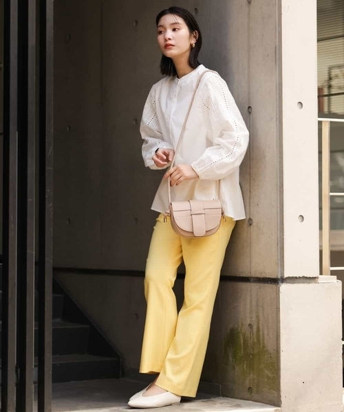 a.v.v(アーヴェヴェ)の「ストレッチフレアパンツ(その他パンツ・レディース・ブラック/イエロー・40/34/36/38/42)」の14枚目の写真
