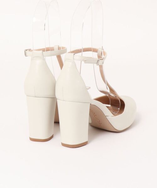 UNISA(ユニサ)の「Tストラップパンプス/UNISA NERVIO(パンプス・レディース・ブラック/アイボリー・36/38/35/39)」の3枚目の写真