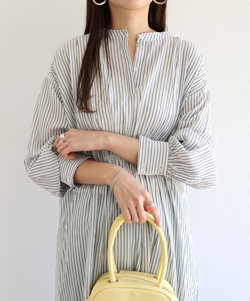 andme(アンドミー)の「楊柳長袖カラーストライプワンピース(ワンピース・レディース・ホワイト×ネイビー/ホワイト×ピンク/ベージュ系・M)」の7枚目の写真