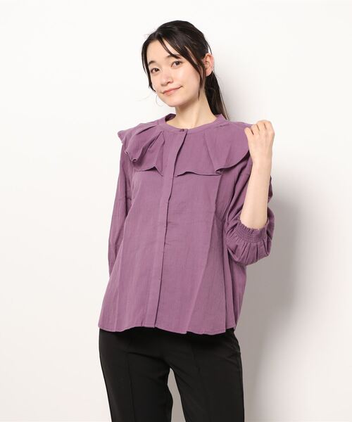 BELLUNA PLUS(ベルーナ)の「ラッフル衿デザイン美人顔ブラウス(シャツ/ブラウス・レディース・オフホワイト/ブルー/グレー系その他/ローズ・MEDIUM/LARGE/X-LARGE)」の6枚目の写真