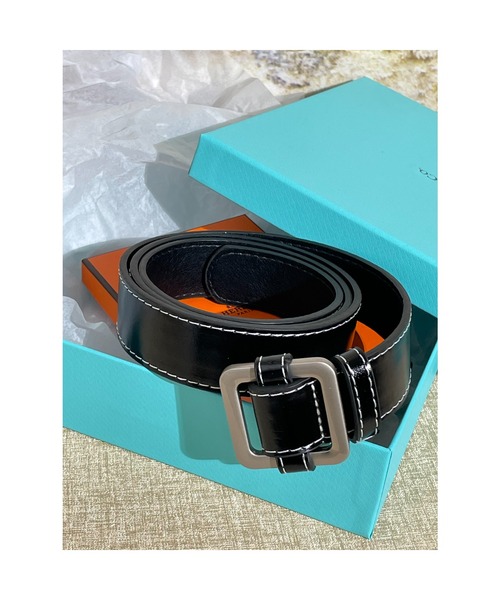 おしゃれスタ（オシャレスタ）の「選べるバックルカラー　スクエア型　ベーシックシンプルベルト（ベルト・レディース・イエロー系2/ブラック系1/イエロー系1/グリーン系2/ブラック系2/レッド系1/レッド系2/ホワイト系1/ホワイト系2/グリーン系1・FREE）」の3枚目の写真