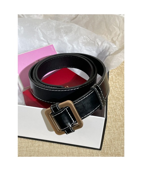 おしゃれスタ（オシャレスタ）の「選べるバックルカラー　スクエア型　ベーシックシンプルベルト（ベルト・レディース・イエロー系2/ブラック系1/イエロー系1/グリーン系2/ブラック系2/レッド系1/レッド系2/ホワイト系1/ホワイト系2/グリーン系1・FREE）」の4枚目の写真