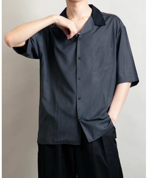 Beno(ビーノ)の「クレリックオープンカラー ドレープオーバーシャツ(シャツ/ブラウス・メンズ・ホワイト/ブラック/チャコールグレー/グレイッシュベージュ/ブルーグリーン/グレイッシュブルー・M/L)」の3枚目の写真