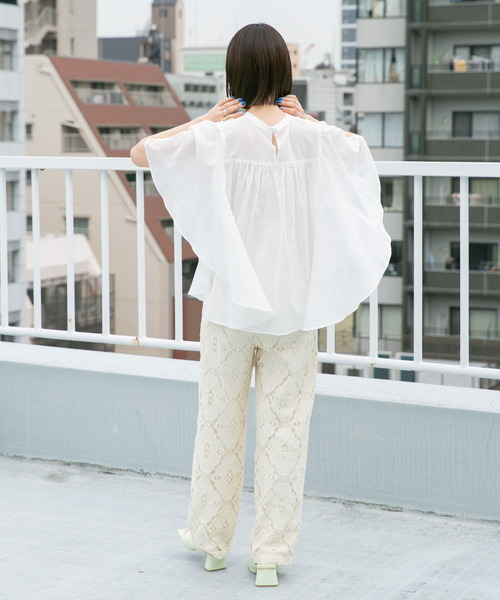 KBF（ケイビーエフ）の「ピンタックバタフライスリーブブラウス（シャツ/ブラウス・レディース・ブラック/オフホワイト/グリーン・ONE）」の11枚目の写真