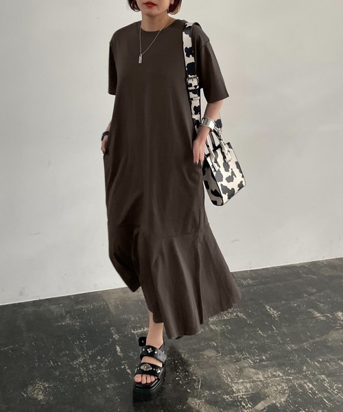 PAGEBOY（ページボーイ）の「ティアードマーメイドワンピース（ワンピース・レディース・ブラック/チャコールグレー/オートミール/ブラウン系その他/ロイヤルブルー・FREE）」の4枚目の写真