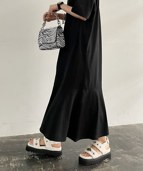 PAGEBOY（ページボーイ）の「ティアードマーメイドワンピース（ワンピース・レディース・ブラック/チャコールグレー/オートミール/ブラウン系その他/ロイヤルブルー・FREE）」の15枚目の写真