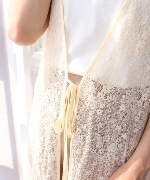 moment+（モーメントプラス）の「花柄刺しゅうコードレースロングジレ（ベスト・レディース・ナチュラル/オフホワイト・M）」の14枚目の写真