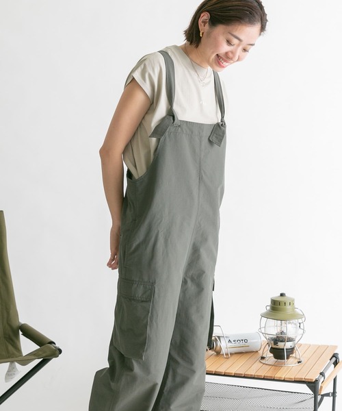 EKAL（エカル）の「EKAL　ホリデーオーバーオール（サロペット/オーバーオール・レディース・ベージュ/チャコールグレー・ONE）」の9枚目の写真