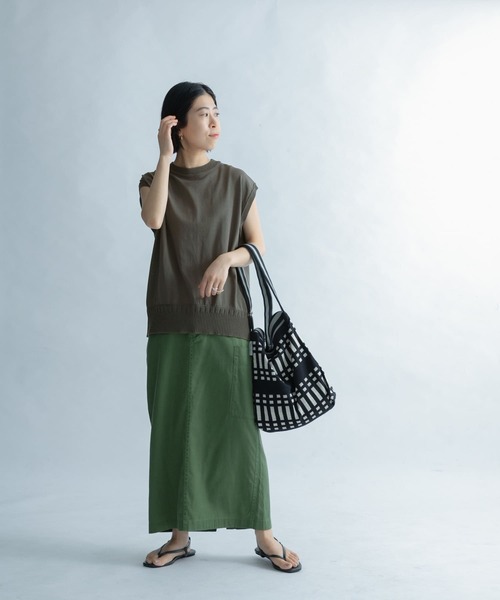 FORK&SPOON(フォークアンドスプーン)の「FORK&SPOON 異ゲージニットプルオーバー(ニット/セーター・レディース・チャコールグレー/オフホワイト・1)」の16枚目の写真