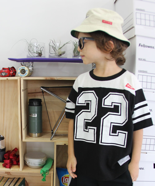 GROOVY COLORS（グルービーカラーズ）の「天竺　２２ HOCKEY Tシャツ（Tシャツ/カットソー・キッズ・ホワイト/ブラック/グレー・110/140/90/130/100/120/150）」の2枚目の写真