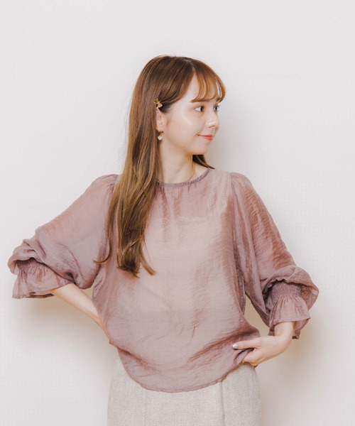 flower（フラワー）の「シャーリングスリーブブラウス（シャツ/ブラウス・レディース・ベージュ/ピンク/アイボリー・FREE）」の3枚目の写真