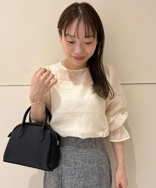 flower（フラワー）の「シャーリングスリーブブラウス（シャツ/ブラウス・レディース・ベージュ/ピンク/アイボリー・FREE）」の6枚目の写真