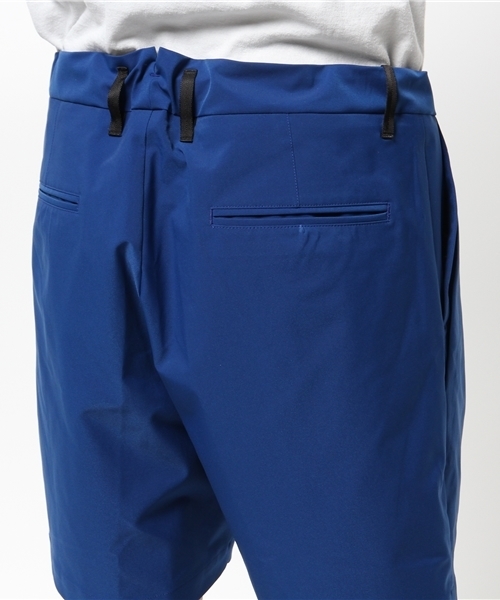 And A(アンドエー)の「ボリュームタックショートパンツ(その他パンツ・メンズ・ブラック/ブルー・40/42)」の7枚目の写真