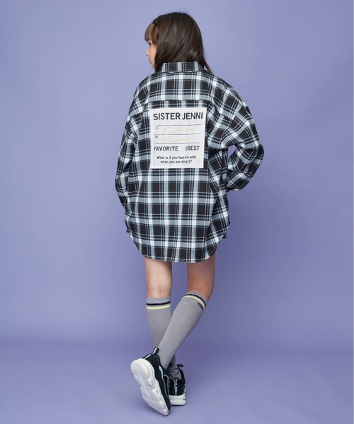 SISTER JENNI（SISTER JENNI）の「バックロゴパッチチェックシャツ（シャツ/ブラウス・キッズ・レッド/オフホワイト・130cm/140cm/150cm/160cm）」の4枚目の写真