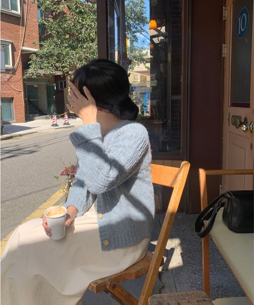 yuue' ( wear )(ユーイ)の「クルーネック ロングスリーブ ニットカーディガン(ニット/セーター・レディース・ピンク/アイボリー/ブルー・FREE)」の4枚目の写真