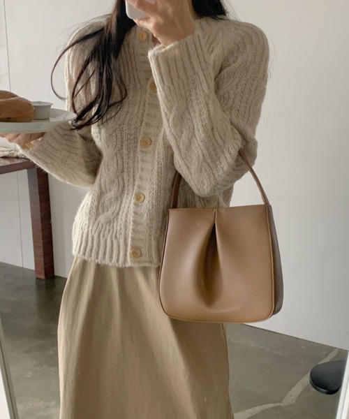 yuue' ( wear )(ユーイ)の「クルーネック ロングスリーブ ニットカーディガン(ニット/セーター・レディース・ピンク/アイボリー/ブルー・FREE)」の9枚目の写真