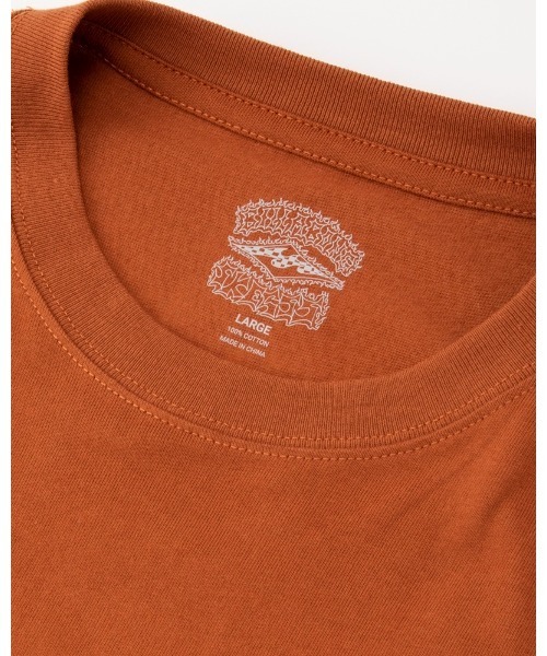BILLABONG（ビラボン）の「【直営店限定】BILLABONG メンズ 【SKEGSS】 DAGGER SS Ｔシャツ 【2022年秋冬モデル】/ビラボン半袖Tシャツ（Tシャツ/カットソー・メンズ・ブラウン・MEDIUM/LARGE）」の7枚目の写真