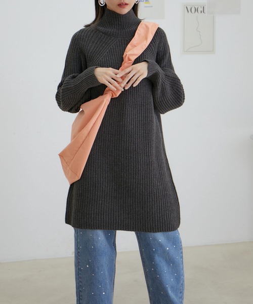 vis-`a-vis（ビサビ）の「【WEB限定】ざっくりニットミニワンピース（ワンピース・レディース・キナリ/レッド/チャコールグレー・FREE）」の3枚目の写真