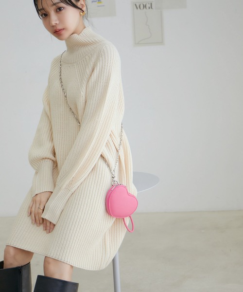 vis-`a-vis（ビサビ）の「【WEB限定】ざっくりニットミニワンピース（ワンピース・レディース・キナリ/レッド/チャコールグレー・FREE）」の2枚目の写真