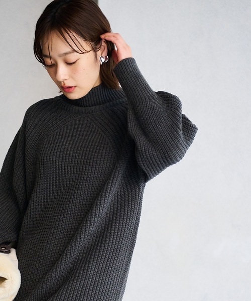 vis-`a-vis（ビサビ）の「【WEB限定】ざっくりニットミニワンピース（ワンピース・レディース・キナリ/レッド/チャコールグレー・FREE）」の9枚目の写真