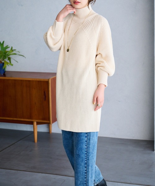 vis-`a-vis（ビサビ）の「【WEB限定】ざっくりニットミニワンピース（ワンピース・レディース・キナリ/レッド/チャコールグレー・FREE）」の17枚目の写真