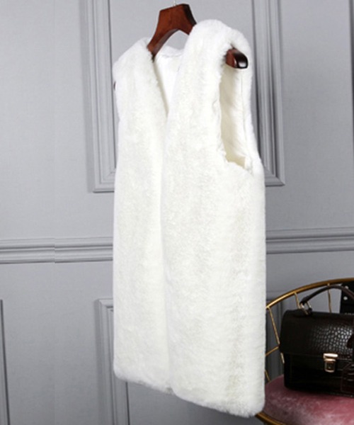 DAY CLOSET（デイ クローゼット）の「レディース ボタンレスフェイクファージレベスト（ベスト・レディース・ブラック/ホワイト/アイボリー/ダークグレー・ONE SIZE）」の5枚目の写真