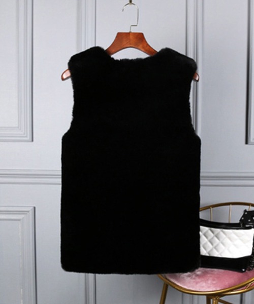 DAY CLOSET（デイ クローゼット）の「レディース ボタンレスフェイクファージレベスト（ベスト・レディース・ブラック/ホワイト/アイボリー/ダークグレー・ONE SIZE）」の14枚目の写真