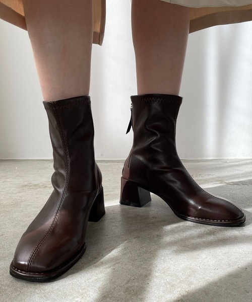 210nouve（トゥージュヌーブ）の「スクエアトゥストレッチショートブーツ（ブーツ・レディース・ブラウン/ホワイト/ブラック・36/37/38/39）」の11枚目の写真