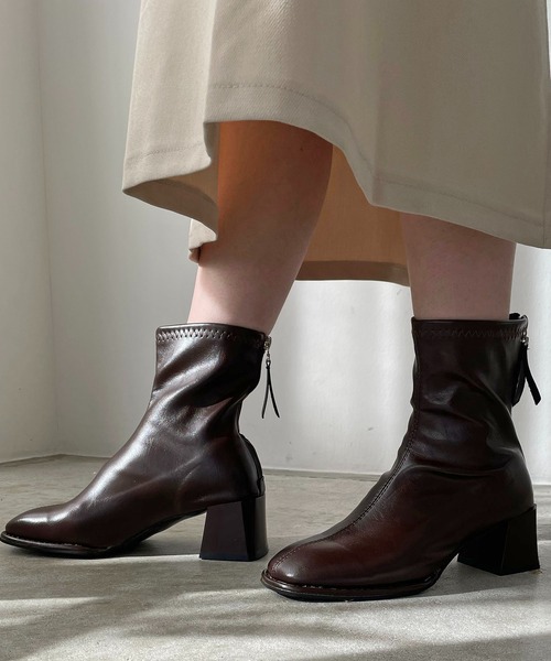 210nouve（トゥージュヌーブ）の「スクエアトゥストレッチショートブーツ（ブーツ・レディース・ブラウン/ホワイト/ブラック・36/37/38/39）」の12枚目の写真