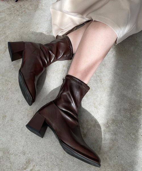 210nouve（トゥージュヌーブ）の「スクエアトゥストレッチショートブーツ（ブーツ・レディース・ブラウン/ホワイト/ブラック・36/37/38/39）」の14枚目の写真