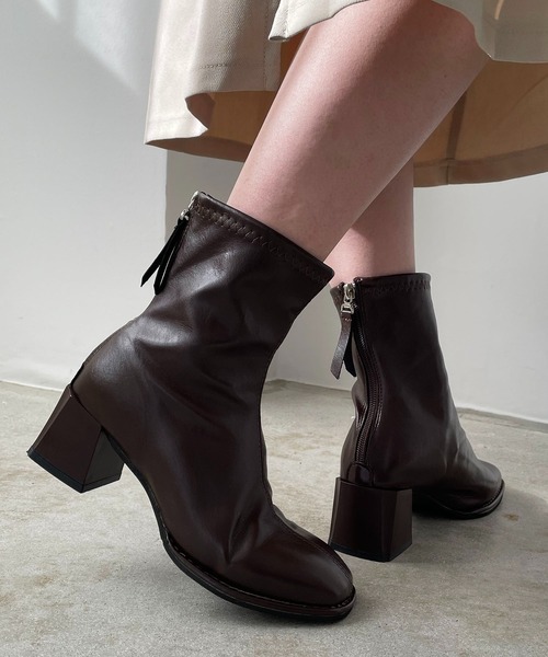 210nouve（トゥージュヌーブ）の「スクエアトゥストレッチショートブーツ（ブーツ・レディース・ブラウン/ホワイト/ブラック・36/37/38/39）」の13枚目の写真