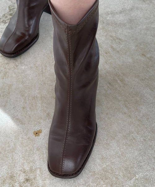 210nouve（トゥージュヌーブ）の「スクエアトゥストレッチショートブーツ（ブーツ・レディース・ブラウン/ホワイト/ブラック・36/37/38/39）」の8枚目の写真