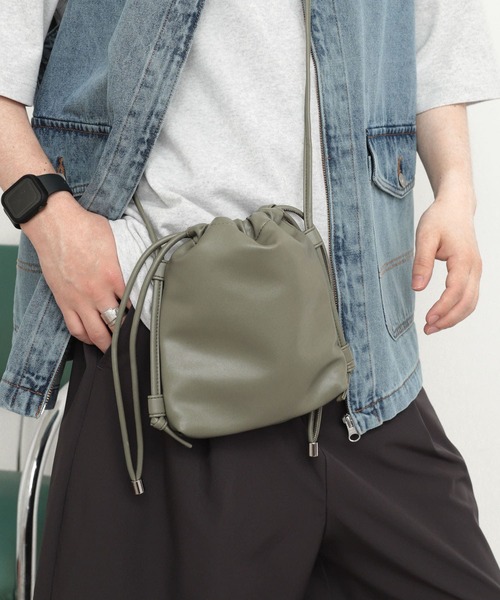 SENSE OF PLACE by URBAN RESEARCH（センスオブプレイスバイアーバンリサーチ）の「フェイクレザーコードキンチャクショルダー（ショルダーバッグ・メンズ・ブラック/カーキ/ホワイト/モカ・ONE）」の4枚目の写真