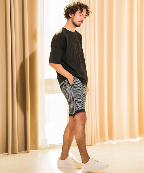 ANGENEHM(アンゲネーム)の「mt8197-Balloon Silhouette Short Sleeve Cut sew (MADE IN JAPAN) カットソー(Tシャツ/カットソー・メンズ・グリーン/ブラック/ホワイト/カーキ・M/L)」の16枚目の写真