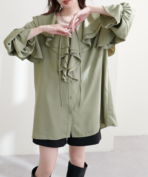 natural couture（ナチュラルクチュール）の「ラッフル衿チュニックブラウス（シャツ/ブラウス・レディース・オフホワイト/カーキ/ブラック/サックスブルー・FREE）」の18枚目の写真