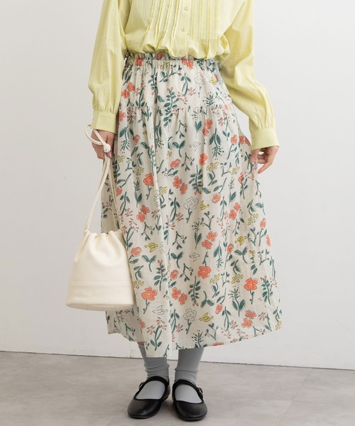 POU DOU DOU（プードゥドゥ）の「ボタニカルプリントギャザースカート（スカート・レディース・キナリ/ネイビー・3）」の15枚目の写真