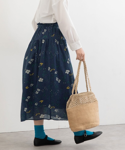 POU DOU DOU（プードゥドゥ）の「ボタニカルプリントギャザースカート（スカート・レディース・キナリ/ネイビー・3）」の8枚目の写真