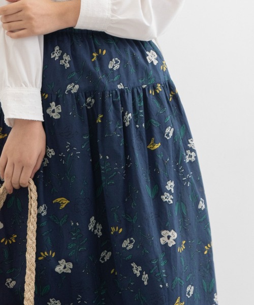 POU DOU DOU（プードゥドゥ）の「ボタニカルプリントギャザースカート（スカート・レディース・キナリ/ネイビー・3）」の5枚目の写真