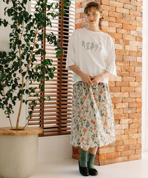 POU DOU DOU（プードゥドゥ）の「ボタニカルプリントギャザースカート（スカート・レディース・キナリ/ネイビー・3）」の12枚目の写真