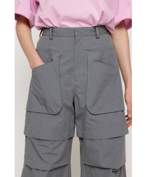 SLY(スライ)の「2WAY PATCH POCKET TUCK WORK PT 2ウェイ パッチポケット タック ワークパンツ ハーフパンツ ショートパンツ 着回し(スラックス・レディース・ホワイト/グレー・1/2)」の20枚目の写真
